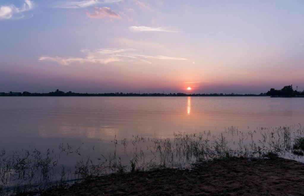 Hotel Le Lerts Living Khon Kaen Exteriör bild