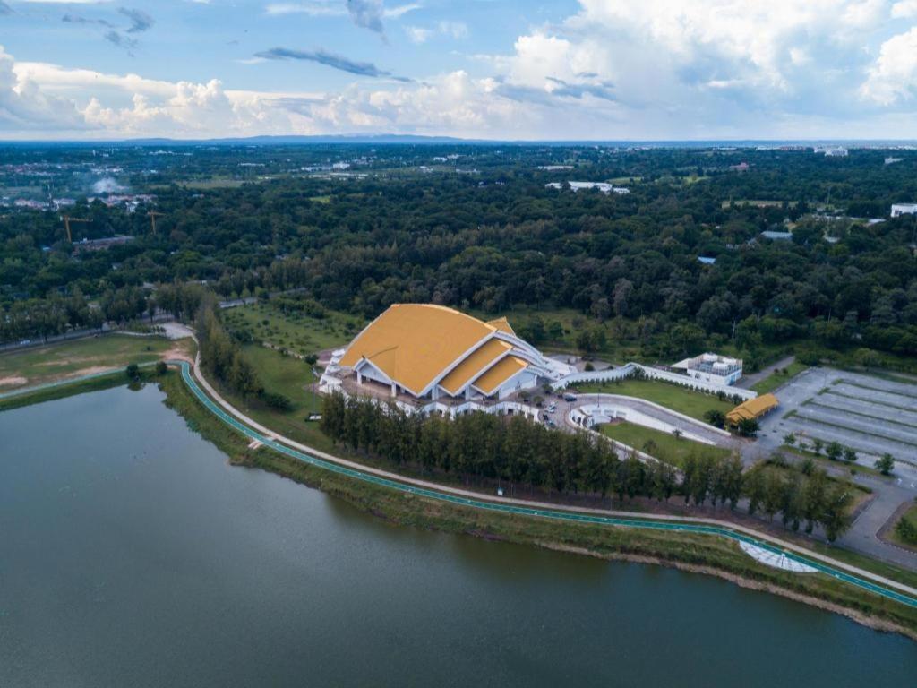 Hotel Le Lerts Living Khon Kaen Exteriör bild