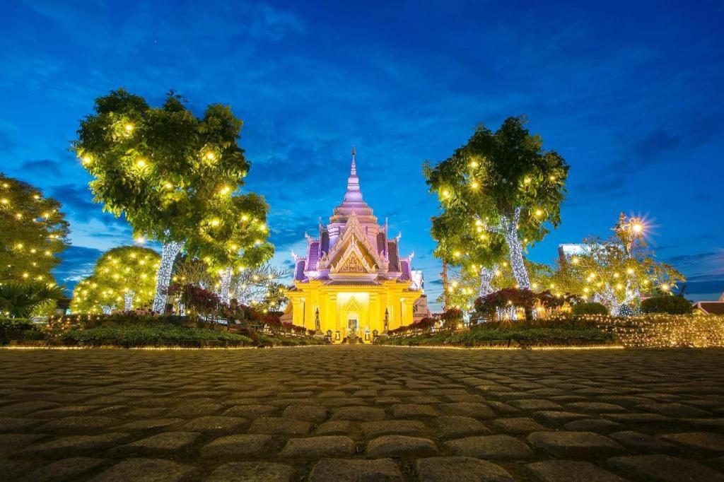Hotel Le Lerts Living Khon Kaen Exteriör bild