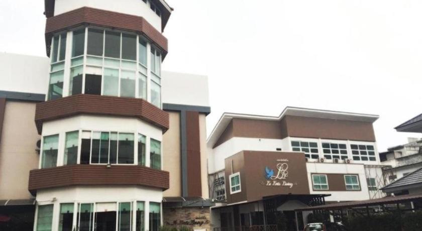 Hotel Le Lerts Living Khon Kaen Exteriör bild