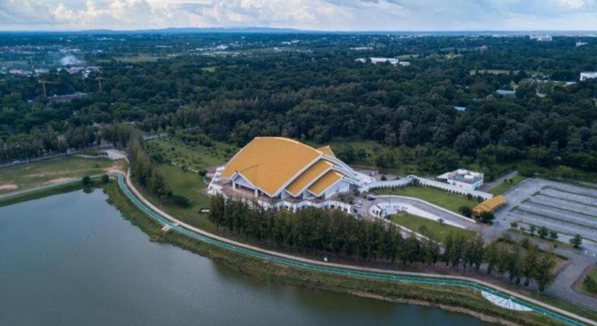 Hotel Le Lerts Living Khon Kaen Exteriör bild